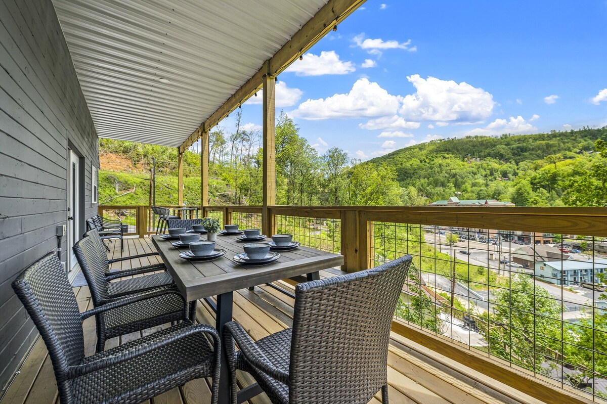 Photo 80 of Walk to downtown Gatlinburg-4 en-suites-16’ swim spa- theater and game room