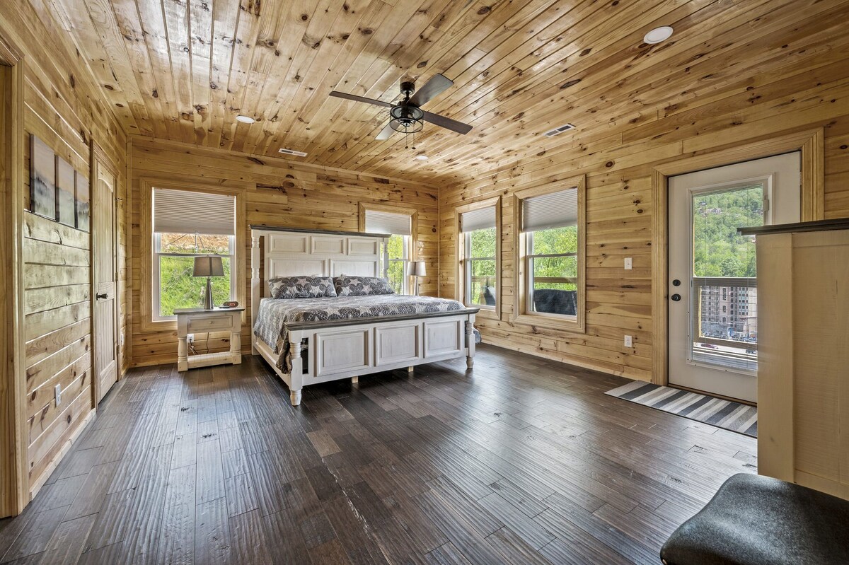 Photo 69 of Walk to downtown Gatlinburg-4 en-suites-16’ swim spa- theater and game room
