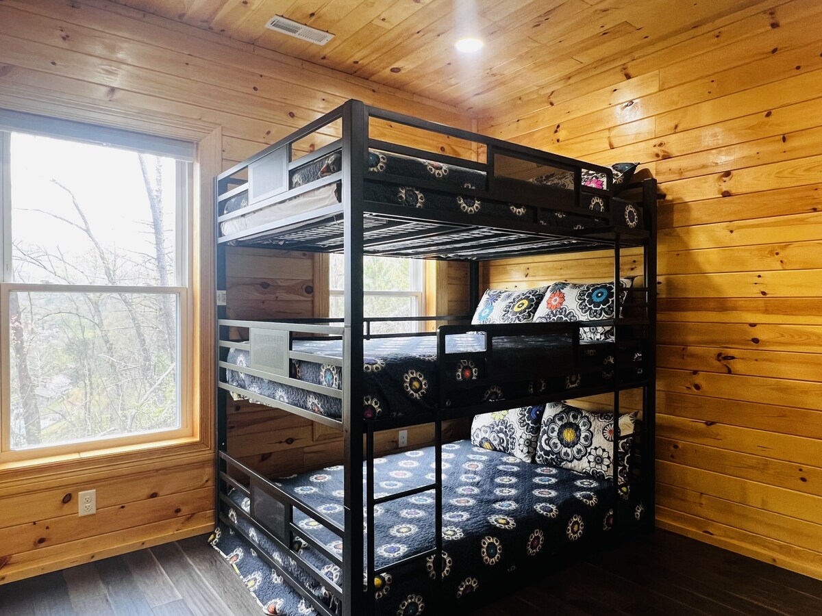 Photo 65 of Walk to downtown Gatlinburg-4 en-suites-16’ swim spa- theater and game room