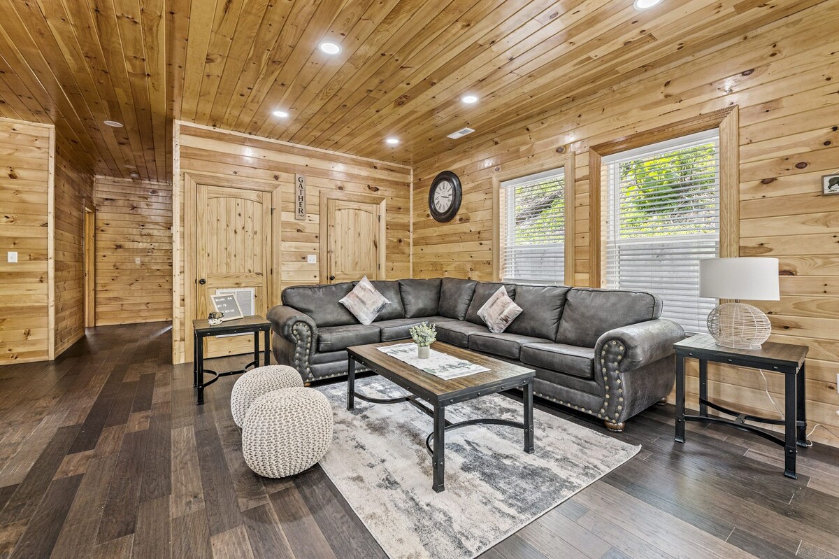 Photo 81 of Walk to downtown Gatlinburg-4 en-suites-16’ swim spa- theater and game room