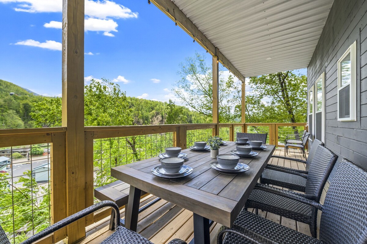 Photo 48 of Walk to downtown Gatlinburg-4 en-suites-16’ swim spa- theater and game room