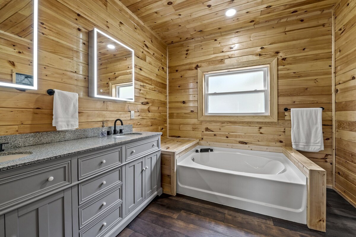 Photo 83 of Walk to downtown Gatlinburg-4 en-suites-16’ swim spa- theater and game room