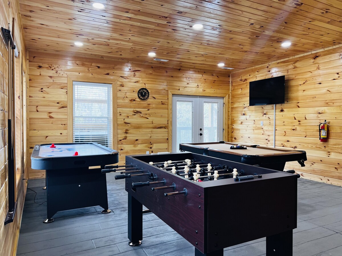 Photo 66 of Walk to downtown Gatlinburg-4 en-suites-16’ swim spa- theater and game room