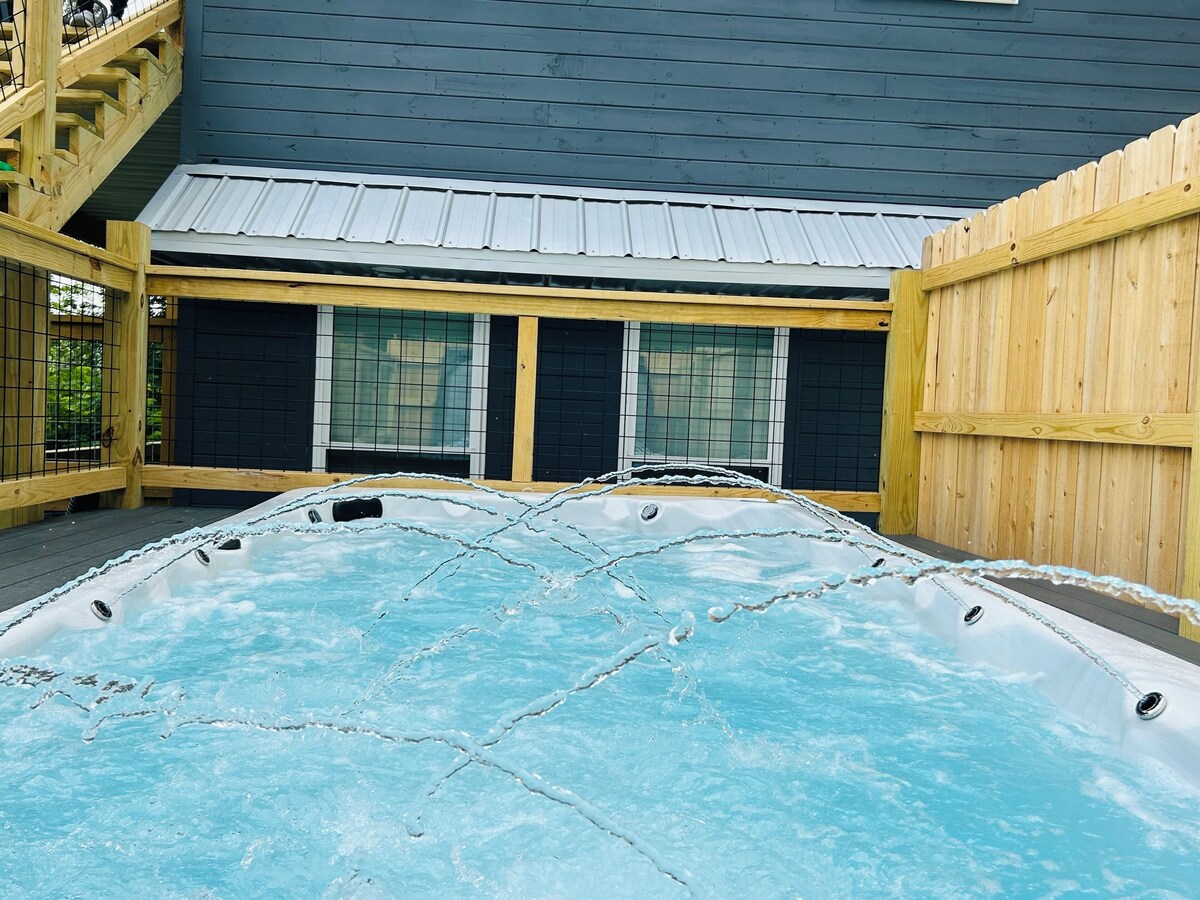 Photo 49 of Walk to downtown Gatlinburg-4 en-suites-16’ swim spa- theater and game room