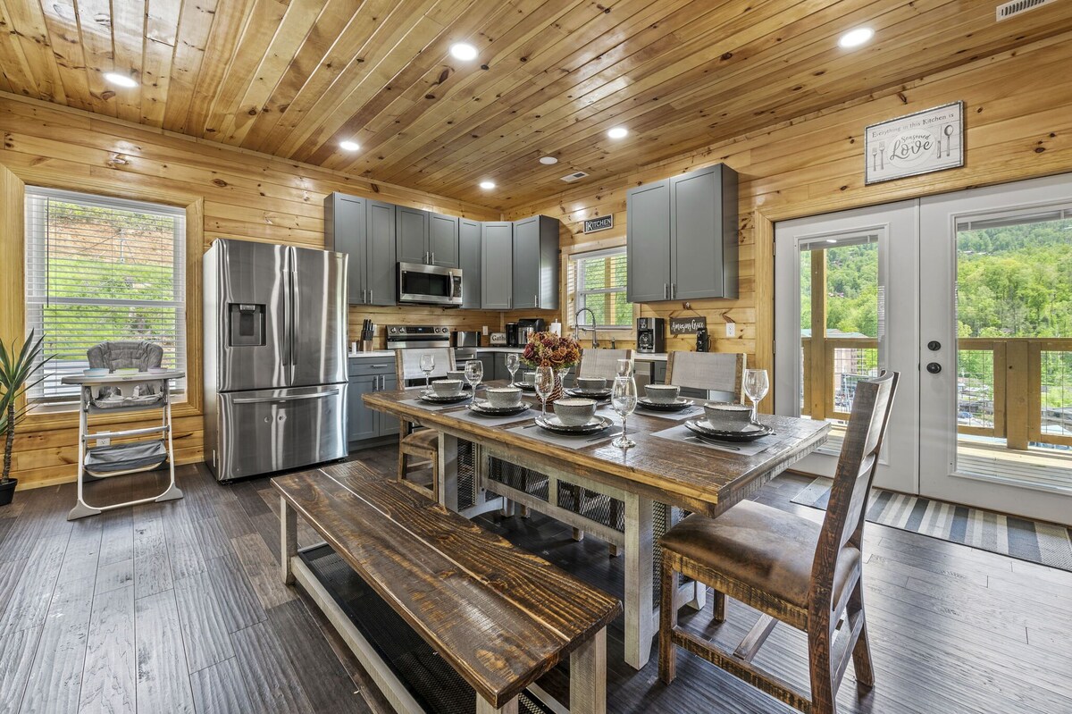 Photo 53 of Walk to downtown Gatlinburg-4 en-suites-16’ swim spa- theater and game room