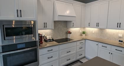 Spacious New Custom Home near Potholes Reservoir