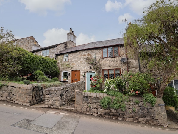 Cottage | Front of property