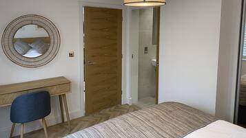 4 Schlafzimmer, individuell dekoriert, individuell eingerichtet