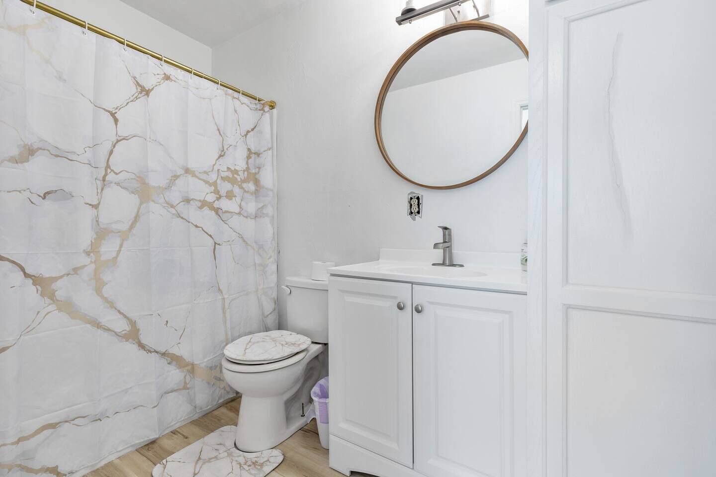 Contemporary and Lux Townhome - 5 mins to FSU