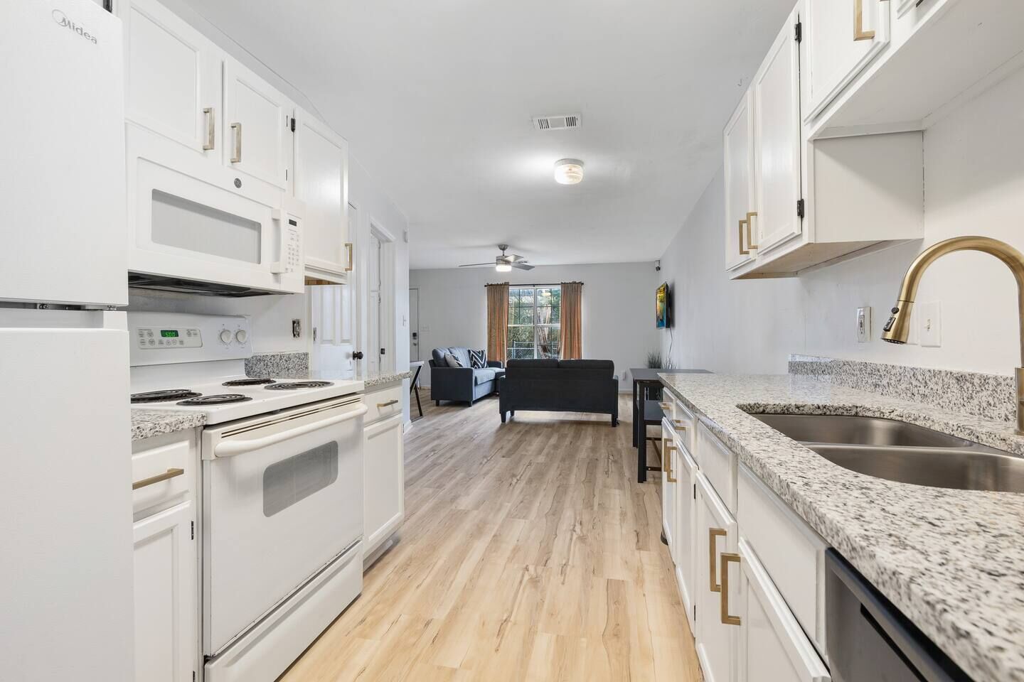 Contemporary and Lux Townhome - 5 mins to FSU