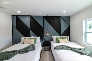 5 bedrooms, desk, iron/ironing board, WiFi