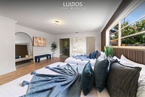 5 bedrooms, desk, iron/ironing board, WiFi