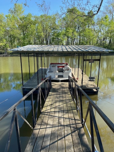 Water front Lake of the Ozarks Studio Apartment