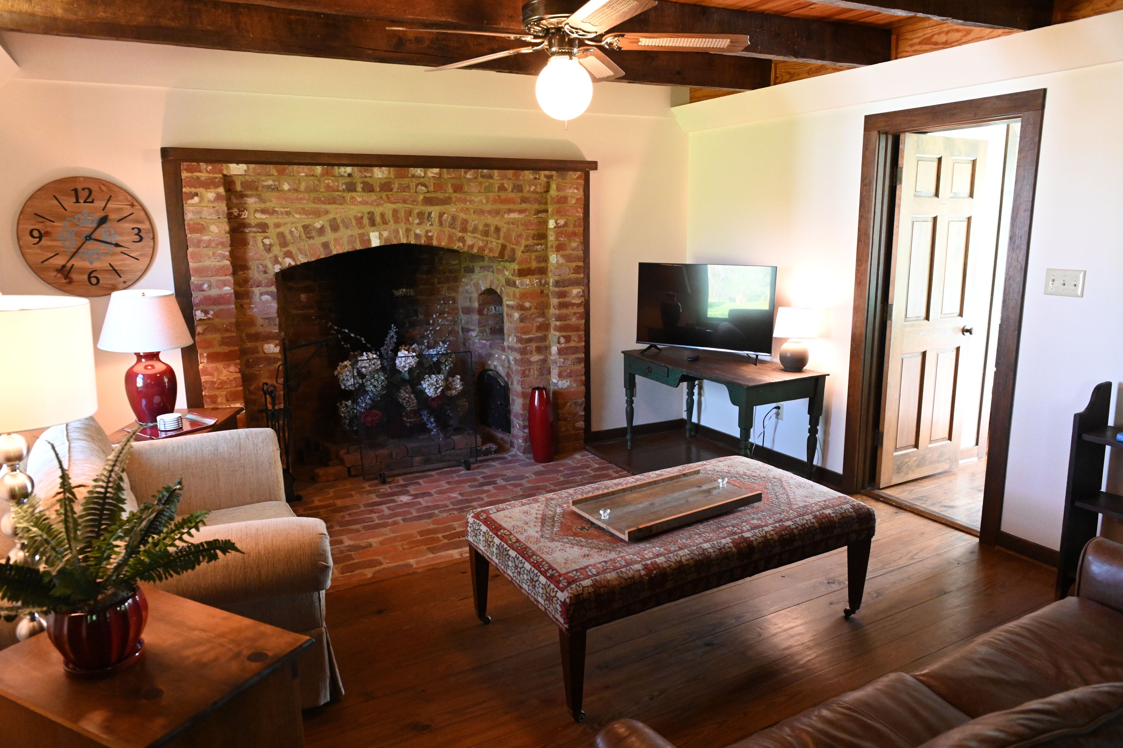 Athlone Farm’s Historic Cottage—ca.1800s, Unique, Charming, renovated, sleeps 4