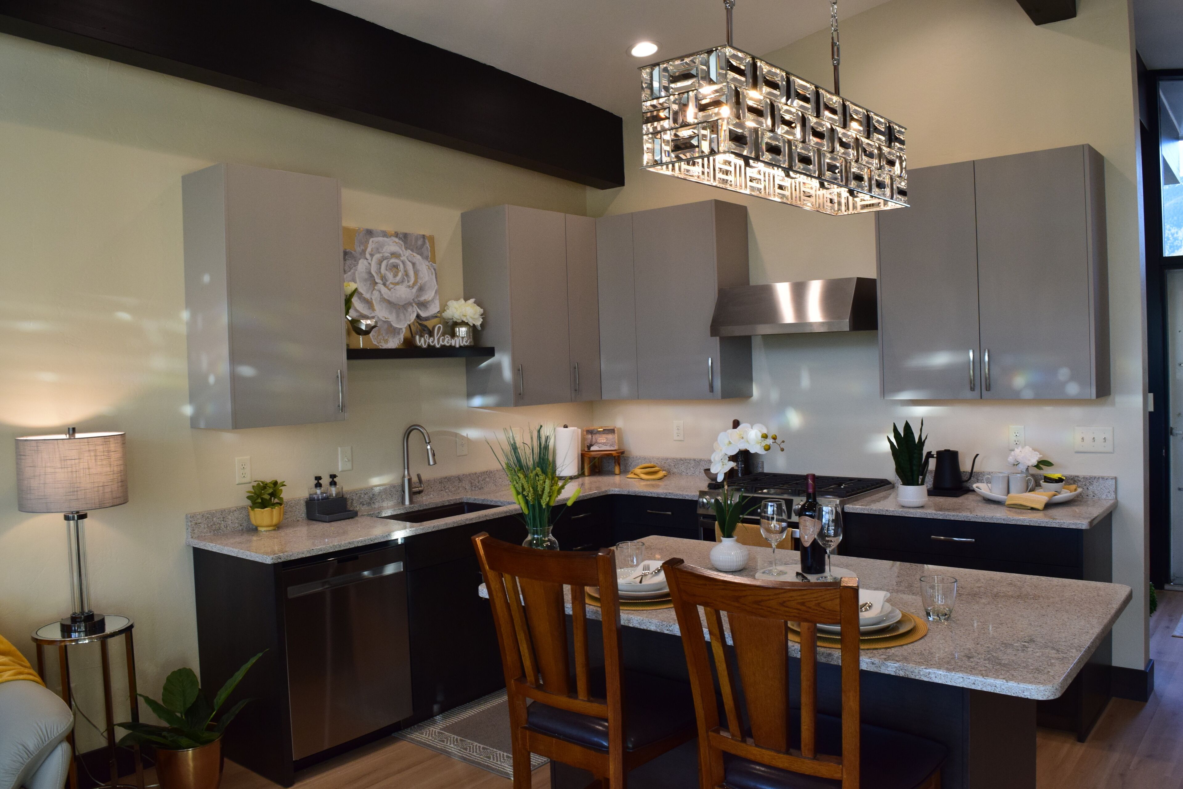 Stone House on Golf Course beautiful Views!