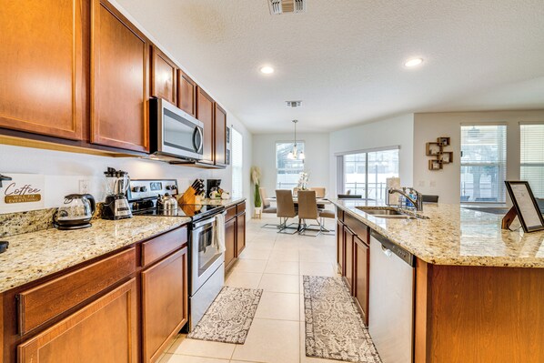 Fridge, microwave, stovetop, dishwasher