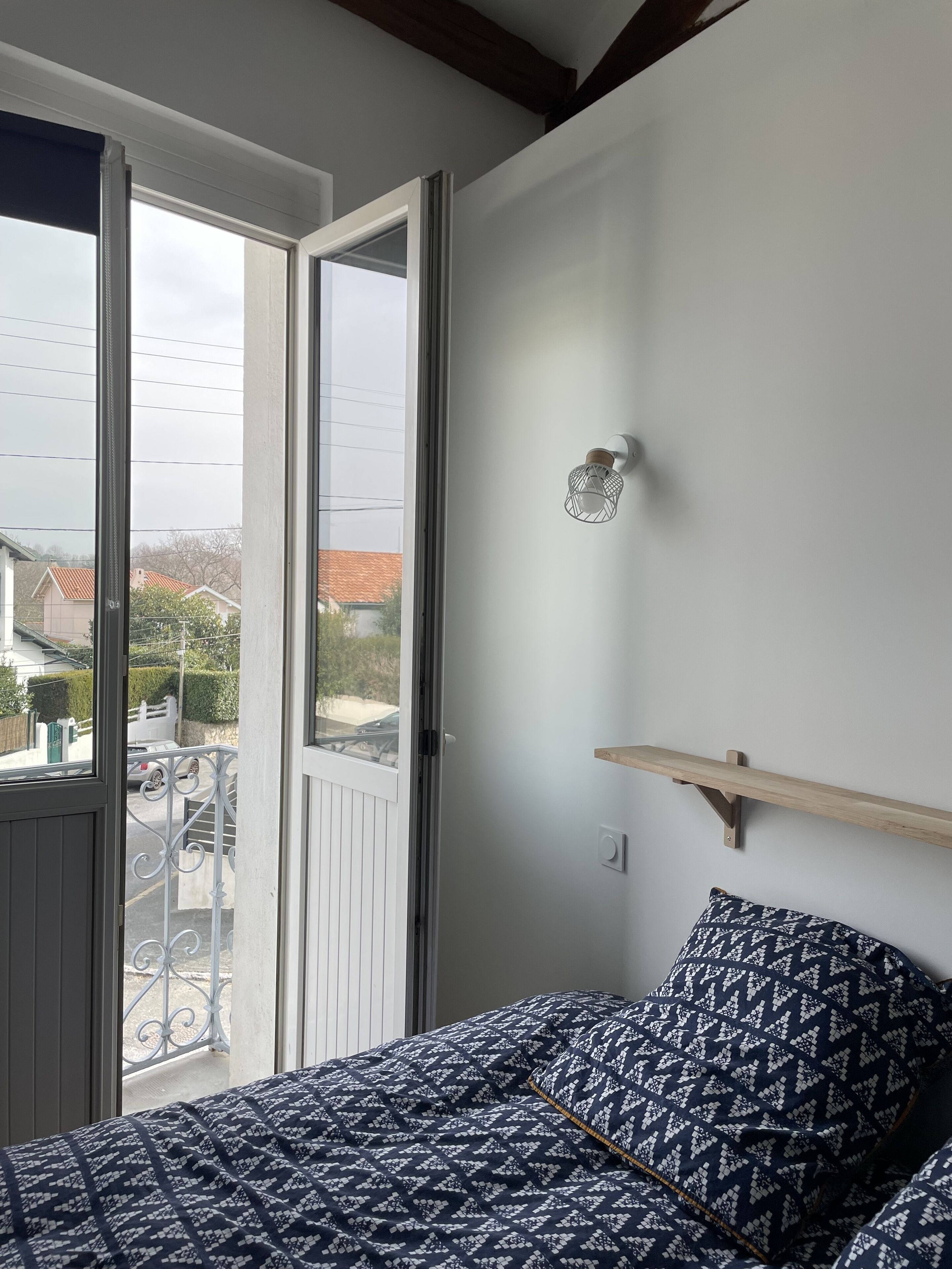 3 chambres, bureau, Wi-Fi gratuit, draps fournis