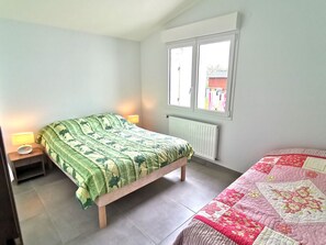2 bedrooms, iron/ironing board, free WiFi