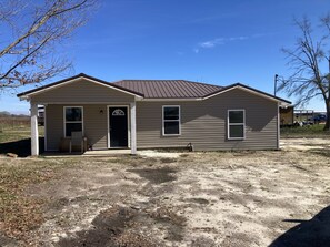 Exterior - Fern’s Country Haven  (Atmore)