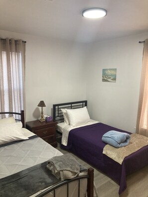 3 chambres, fer et planche à repasser, Wi-Fi, literie fournie