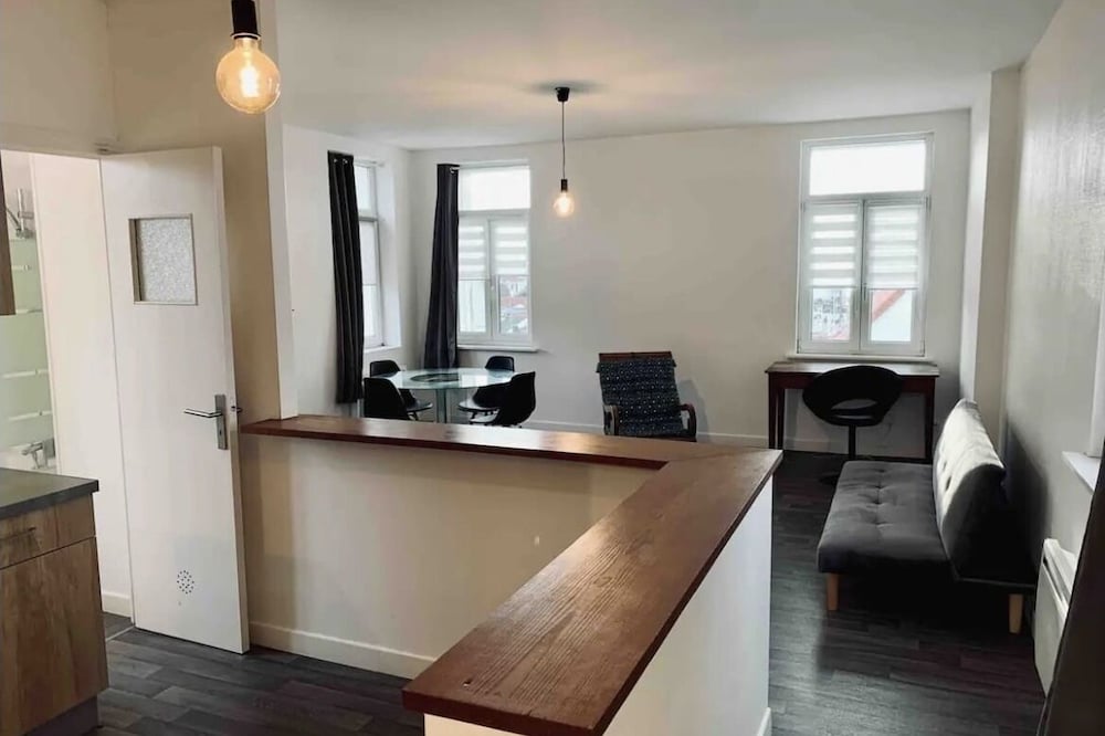 Spacious and bright apartment for 2 people