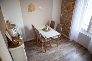 Dining - Appartement « Un Moment Dévasion » en Plein Cœur Dépernay (Épernay)