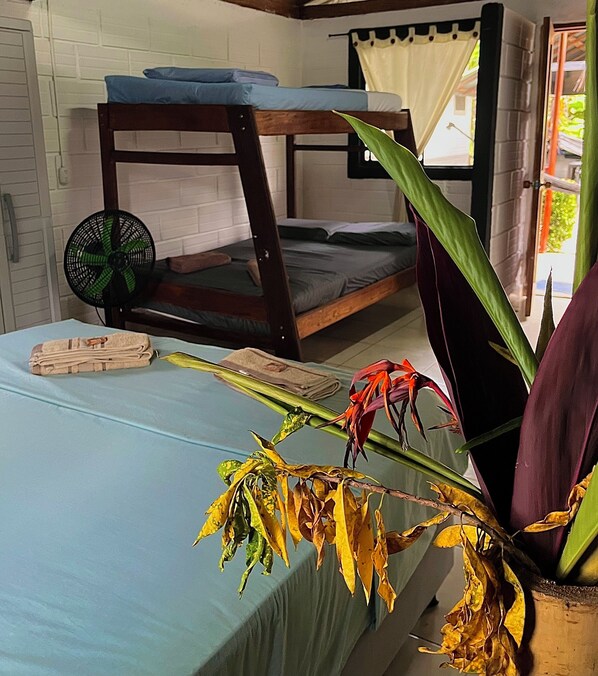 Deluxe Quadruple Room | Laptop workspace, free WiFi