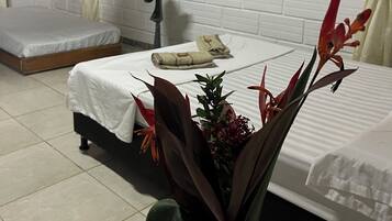 Deluxe Double Room | Laptop workspace, free WiFi