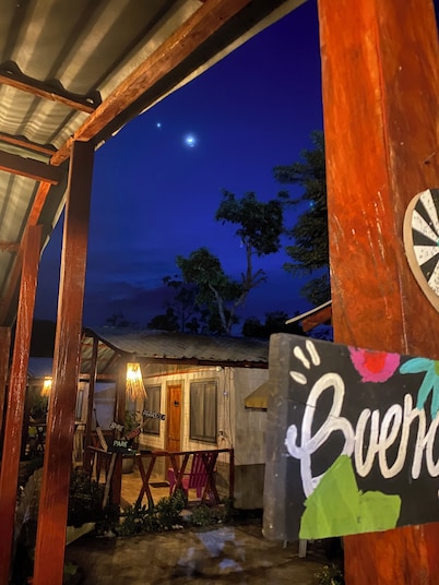 Las Rocas Village Ecohotel