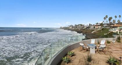 Beachfront Windansea Escape ideal for families