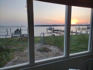 Interior - Potomac River Crabbing & Fishing Paradise (Leonardtown)