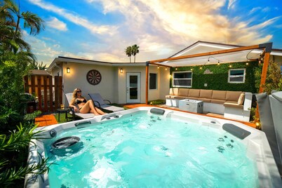 Modern 6BR Home • Jacuzzi_BBQ, Game Room & Games