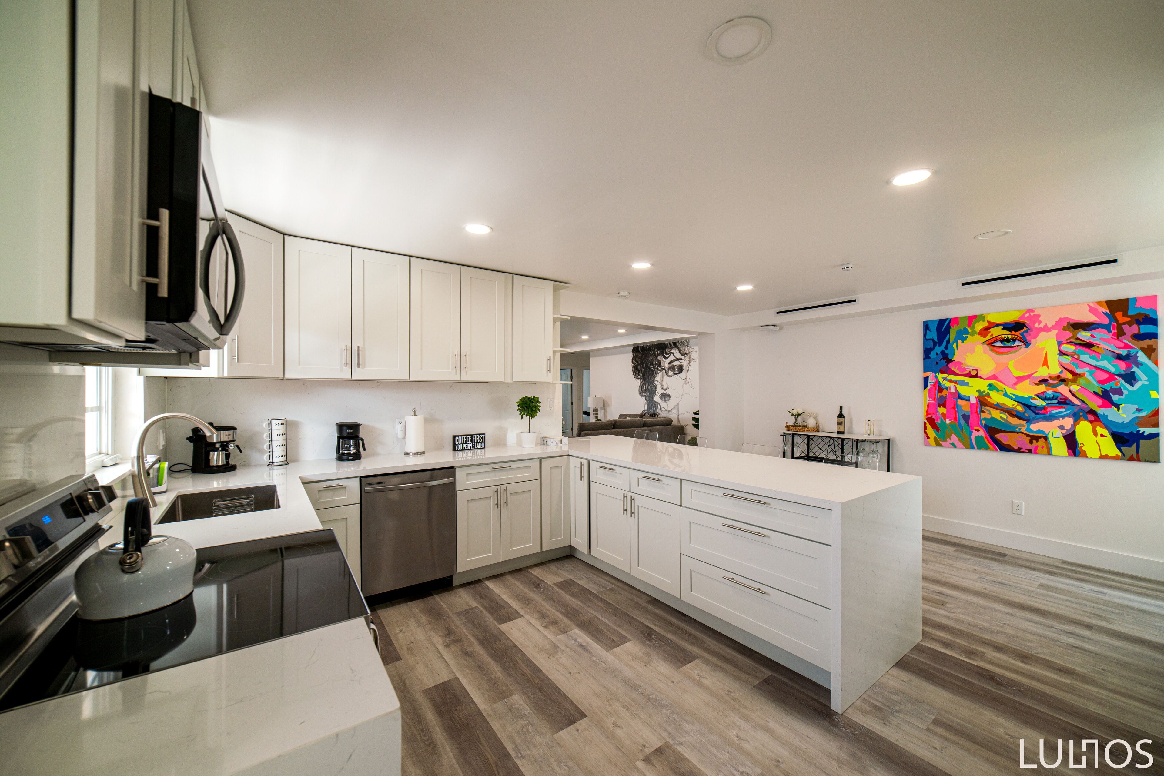 Exclusive Miami Retreat with Jacuzzi, Pool Table, Games, and BBQ