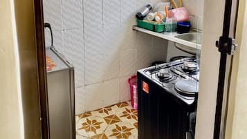 Peti sejuk mini, ketuhar, pembakar roti, pengisar