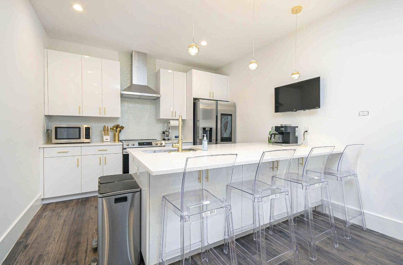 Refrigerador, microondas, horno, placa de cocina