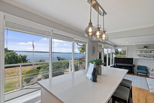 Luxury Water View 6BR Retreat with Hot Tub and Gym