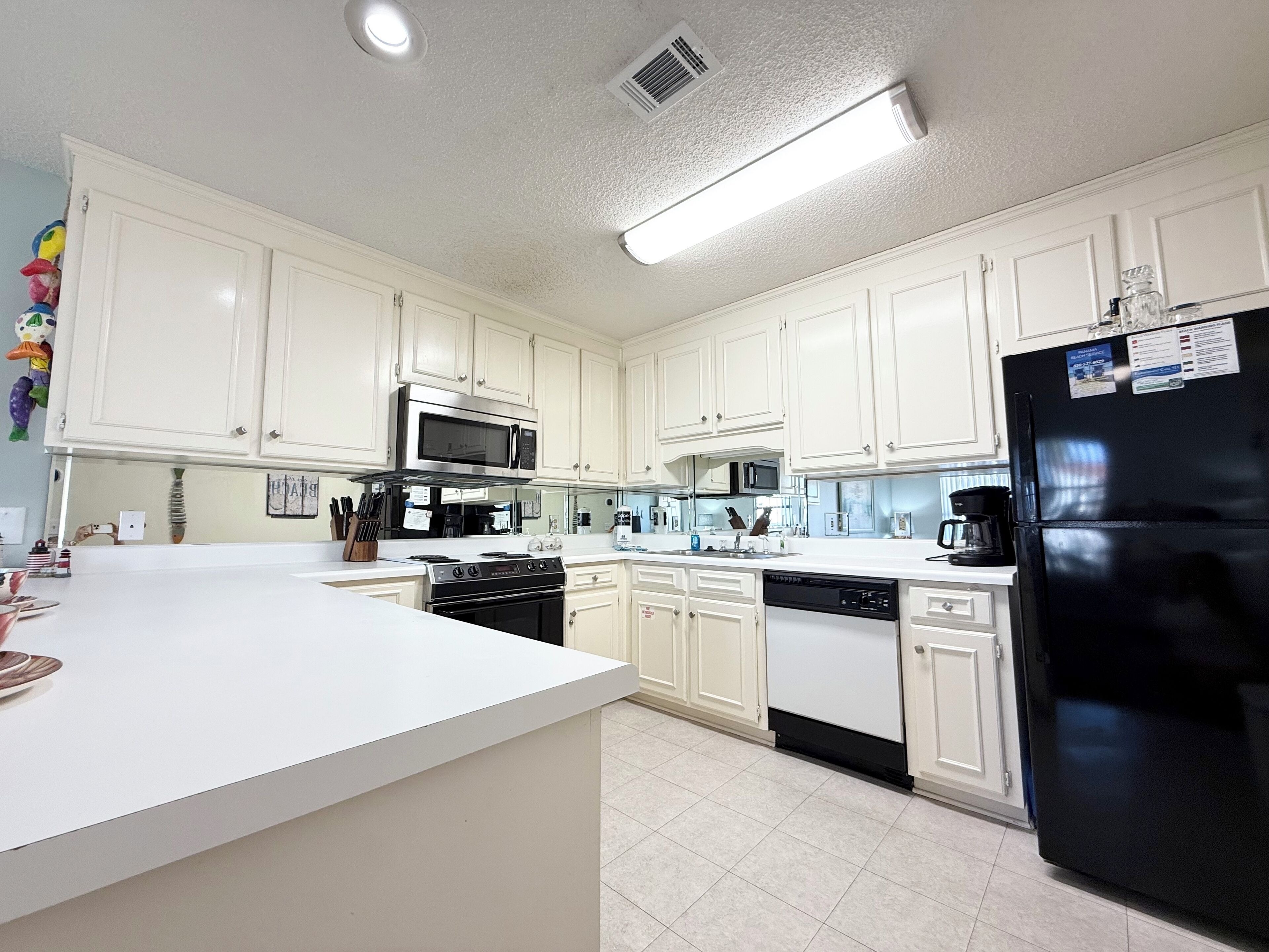 冰箱、微波炉、烤箱、炉灶