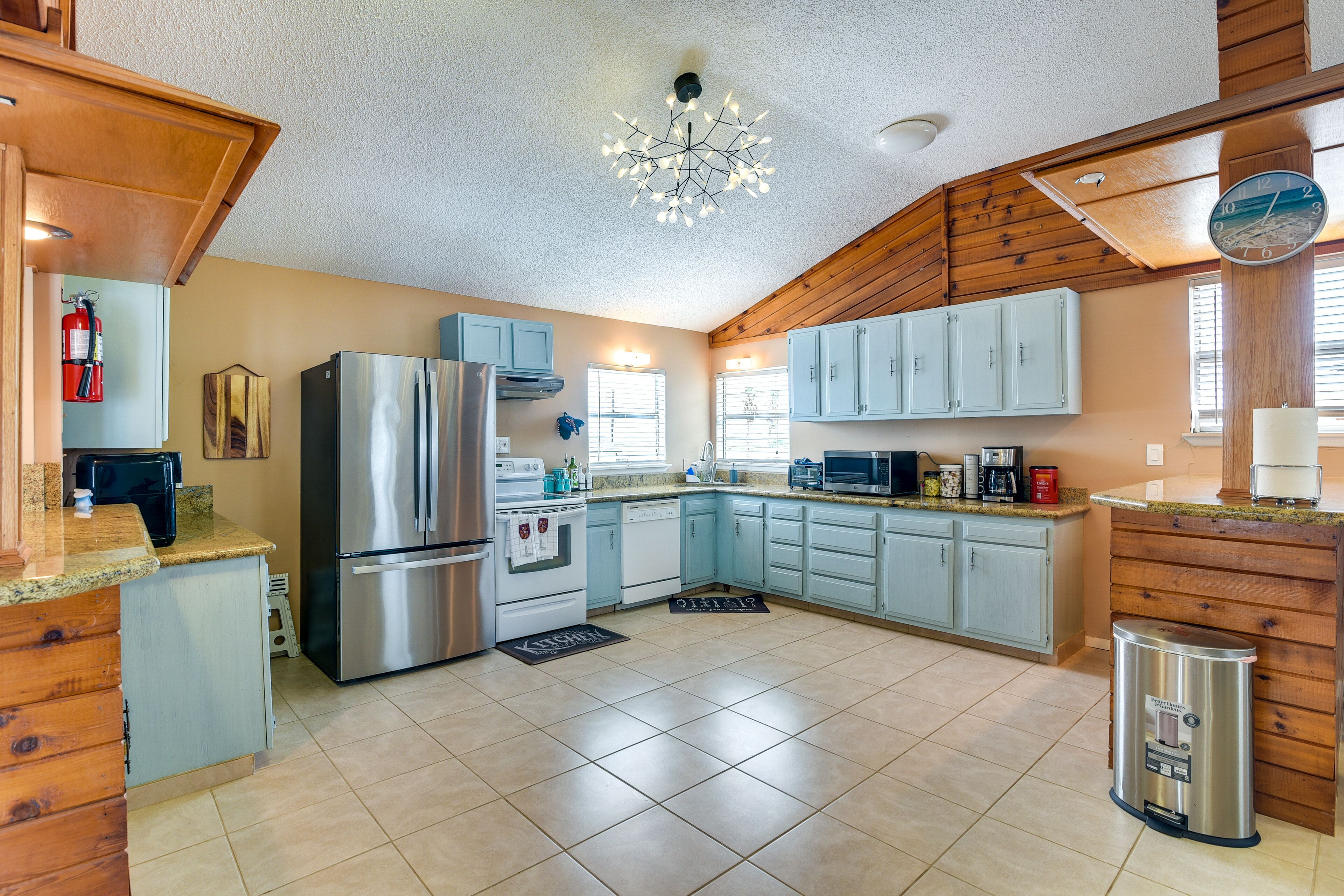 Freeport Vacation Rental ~ 1 Mi to Surfside Beach!