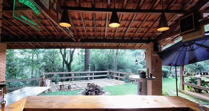 Mountain house with magnificent outdoor area and two wooden chalets
