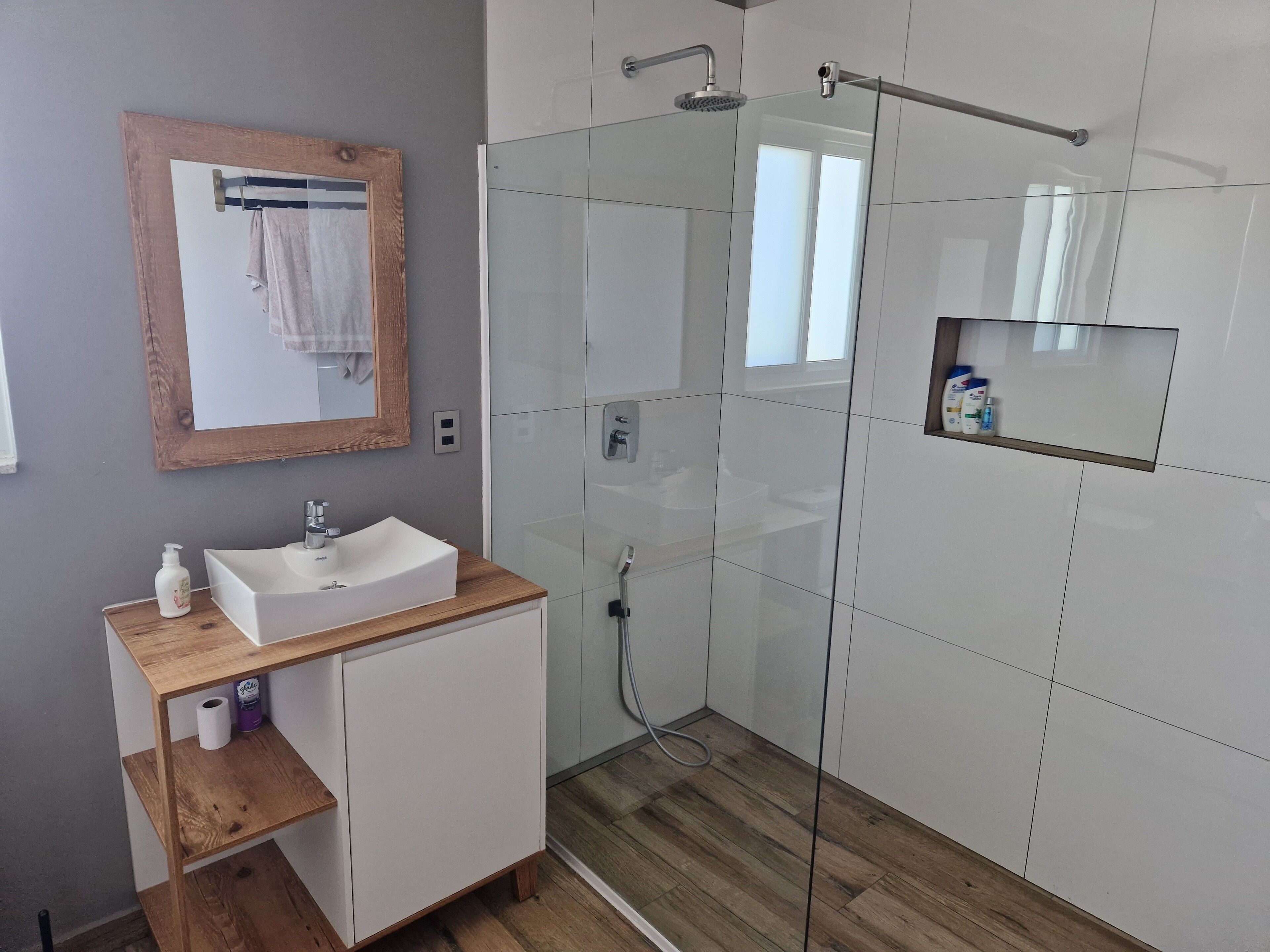 Shower, towels, soap, shampoo