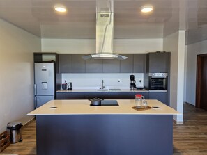 Private kitchen - Great vacation home near Campo 9 Paraguay! Good location, with great possibilities (Doctor Juan Eulogio Estigarribia)