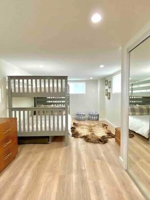 4 bedrooms, in-room safe, iron/ironing board, WiFi - 4BR Ranch w/ Games + Deck + VIews | 4 Mi to Town (Ravalli County)