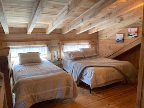 2 bedrooms, free WiFi, bed sheets - Cozy, Quiet Cabin Under the Stars - Near Desoto State Park and Downtown Mentone! (Mentone)