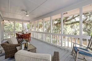 Outdoor dining - Dog-friendly tree-lined retreat with grill, hammock, sunroom, W/D, & AC (Edisto Beach)