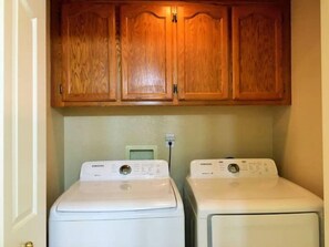 Interior - Sweet Spot in the heart of Roseville (1 month minimum) (Roseville)