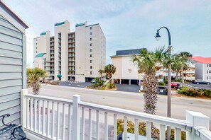 Property grounds - Coastal Bliss in Windy Hill – Steps from the Beach! (North Myrtle Beach)