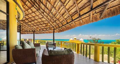Secluded 6 BR w/ Ocean + Jungle Views.