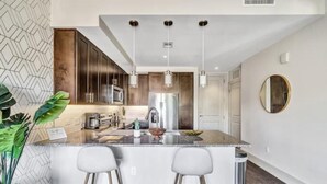 Unclassified image, 3 of 34, button - Stunning Preston Hollow Apartment. WiFi, Pool, Gym. Free Parking. Pet Friendly! (Dallas)
