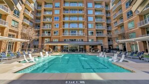 Unclassified image, 5 of 34, button - Stunning Preston Hollow Apartment. WiFi, Pool, Gym. Free Parking. Pet Friendly! (Dallas)