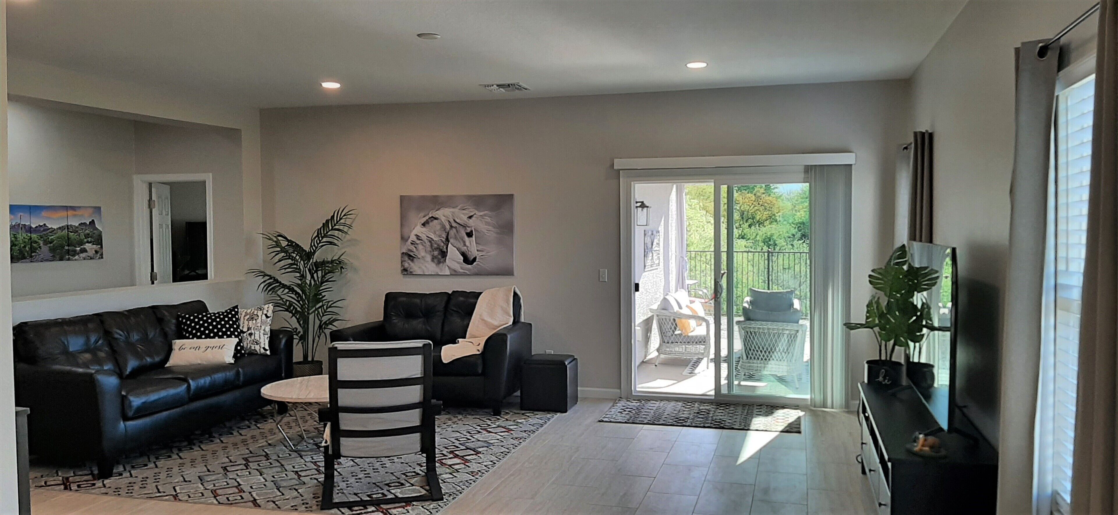 Smart TV, DVD player, books